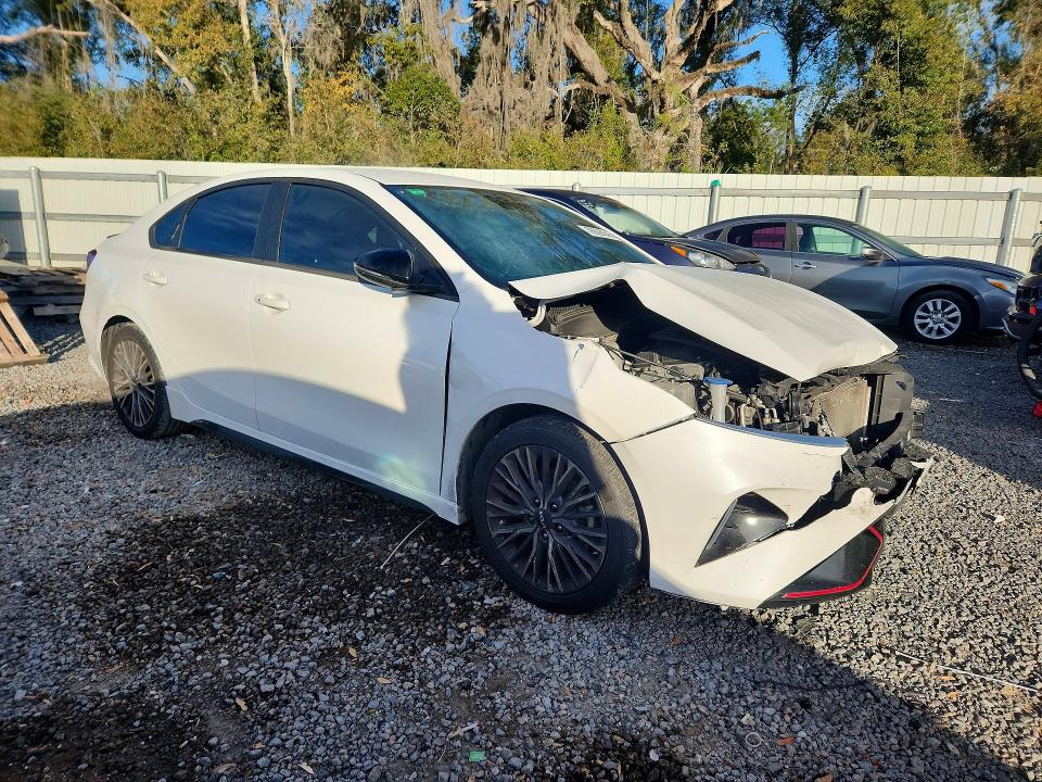 76826045 :رقم المزاد ، 3KPF54AD7NE455673 vin ، 2022 Kia Forte مزاد بيع