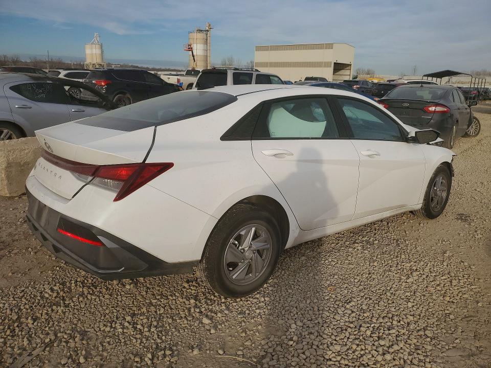 2024 Hyundai Elantra მანქანა იყიდება აუქციონზე, vin: KMHLL4DG4RU732975, აუქციონის ნომერი: 76494035