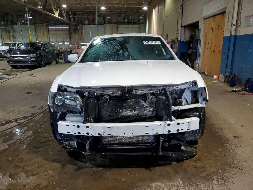 76359345 :رقم المزاد ، 2C3CCABGXFH830434 vin ، 2015 Chrysler 300 مزاد بيع