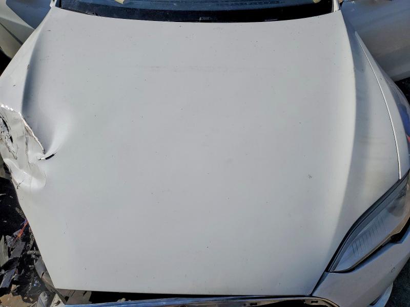 76027545 :رقم المزاد ، 5YJSA1H1XEFP44870 vin ، 2014 Tesla Model S مزاد بيع