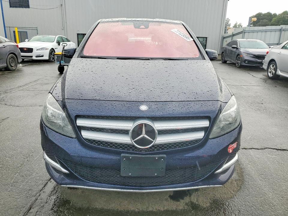 77123595 :رقم المزاد ، WDDVP9AB0HJ013946 vin ، 2017 Mercedes-benz B-class مزاد بيع