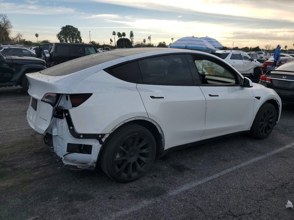 76266975 :رقم المزاد ، 5YJYGDEE0MF231854 vin ، 2021 Tesla Model Y مزاد بيع