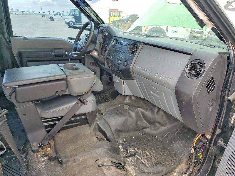 49992106 :رقم المزاد ، 1FT8W3C63DEB30186 vin ، 2013 Ford F350 مزاد بيع