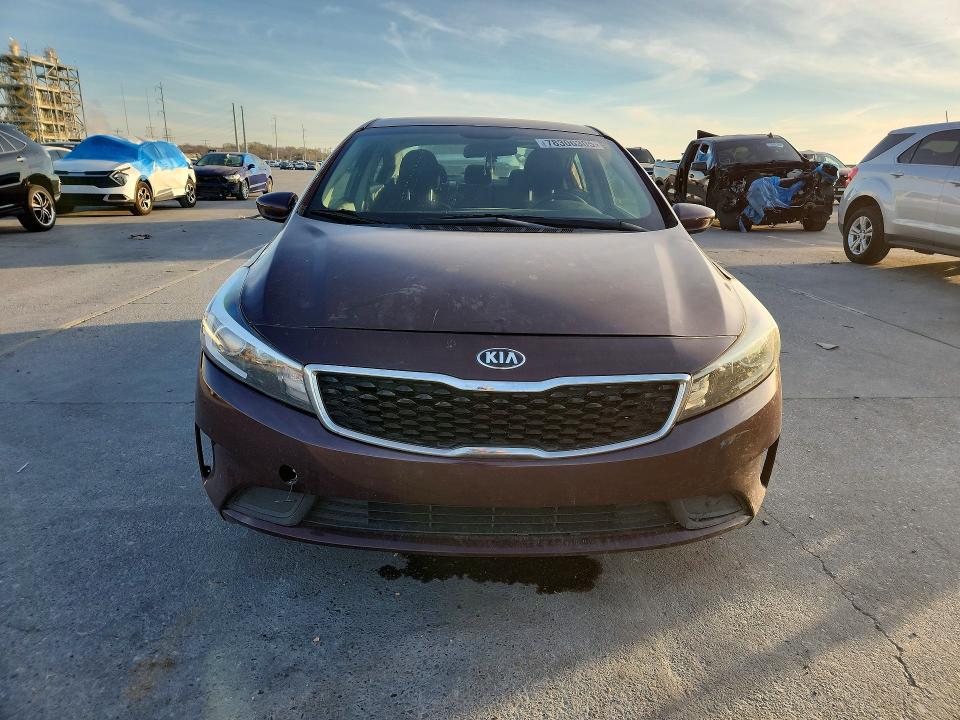 2017 Kia Forte მანქანა იყიდება აუქციონზე, vin: 3KPFK4A70HE142777, აუქციონის ნომერი: 78306305