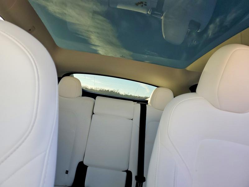 77219715 :رقم المزاد ، 7SAYGDEE1SF263437 vin ، 2025 Tesla Model Y مزاد بيع