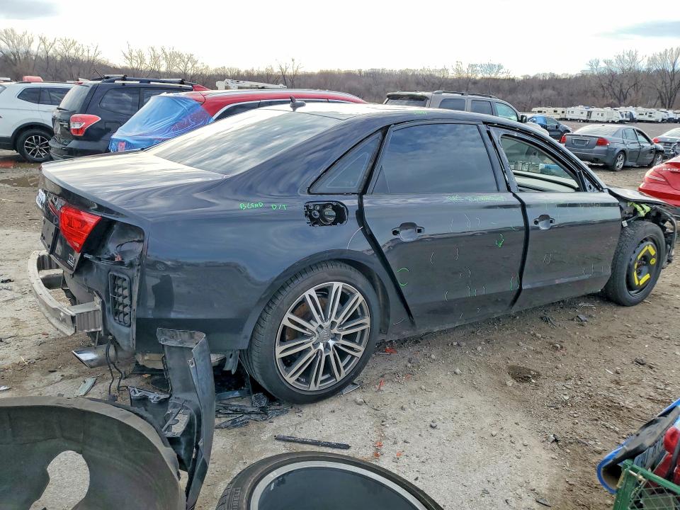 77338155 :رقم المزاد ، WAURMAFD5EN009702 vin ، 2014 Audi A8 مزاد بيع