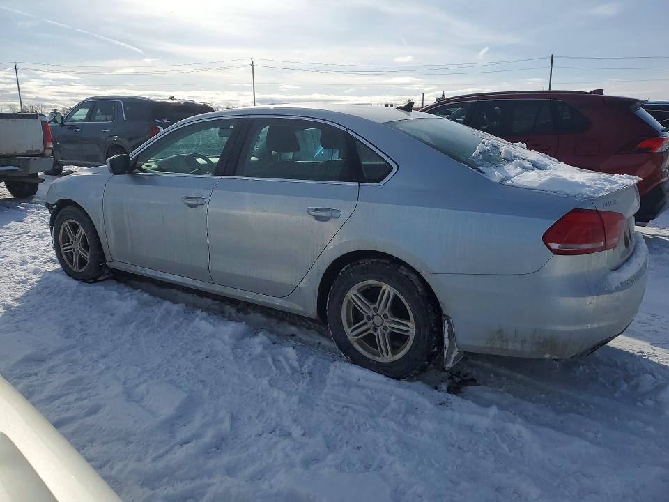 79054515 :رقم المزاد ، 1VWBH7A33DC106883 vin ، 2013 Volkswagen Passat مزاد بيع