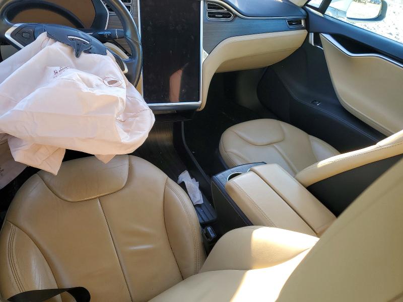 2015 Tesla Model S მანქანა იყიდება აუქციონზე, vin: 5YJSA4H21FFP77395, აუქციონის ნომერი: 78440665