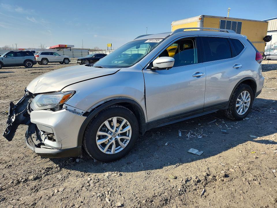 2017 Nissan Rogue მანქანა იყიდება აუქციონზე, vin: 5N1AT2MVXHC742957, აუქციონის ნომერი: 76912295