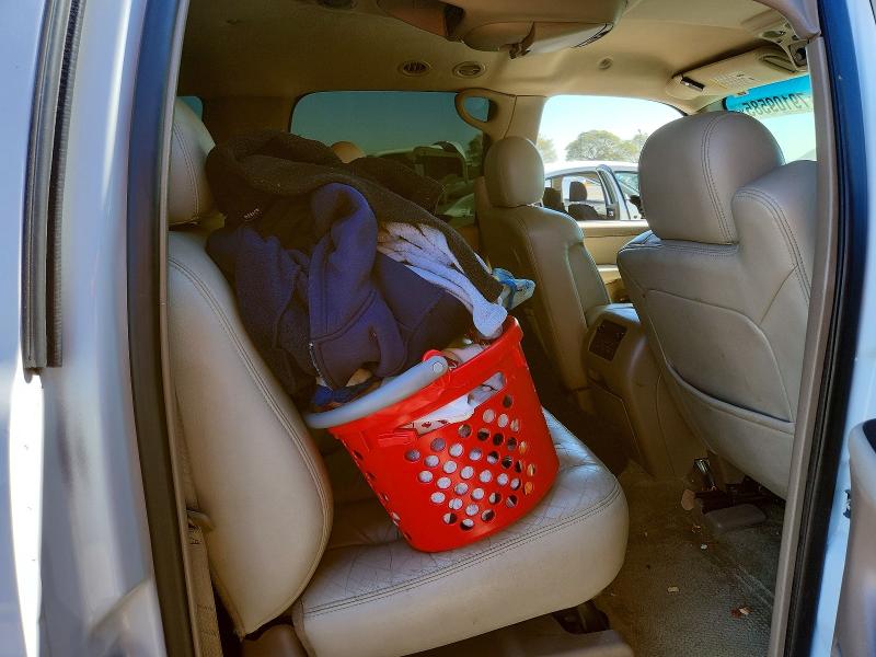 2003 Chevrolet Suburban მანქანა იყიდება აუქციონზე, vin: 1GNFK16ZX3J130454, აუქციონის ნომერი: 79109585