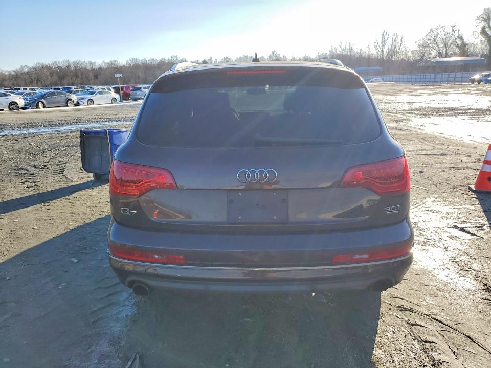 2015 Audi Q7 მანქანა იყიდება აუქციონზე, vin: WA1LGBFE8FD015137, აუქციონის ნომერი: 75665735