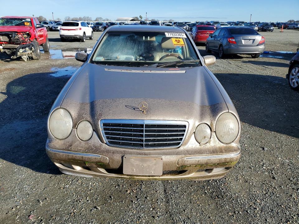77832365 :رقم المزاد ، WDBJF65J52B427767 vin ، 2002 Mercedes-benz E-class مزاد بيع