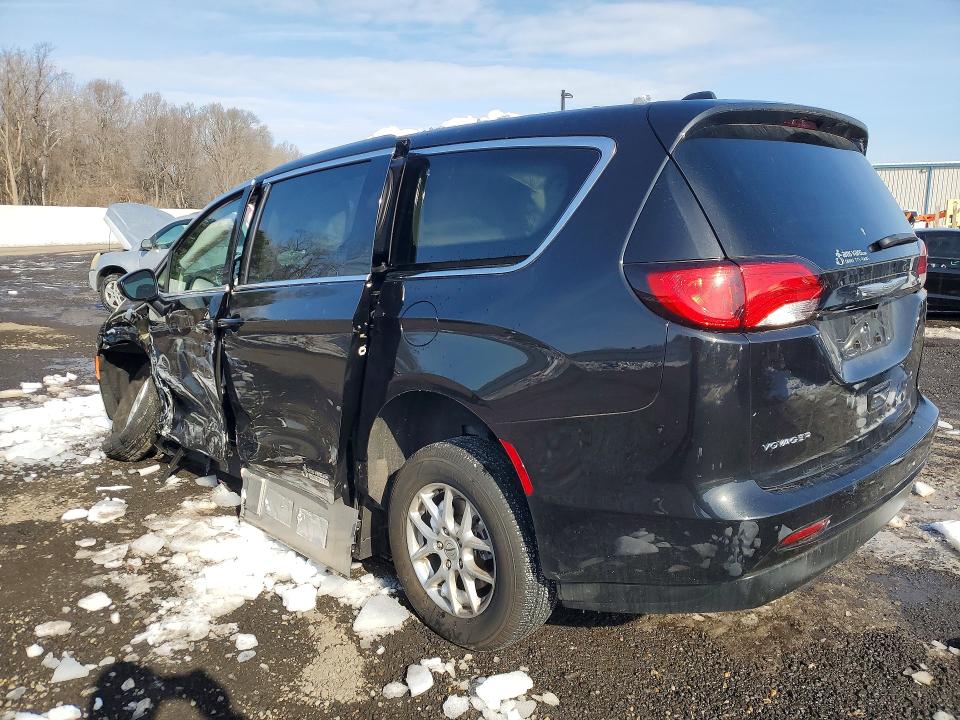 75178095 :رقم المزاد ، 2C4RC1CG2PR548577 vin ، 2023 Chrysler Voyager مزاد بيع