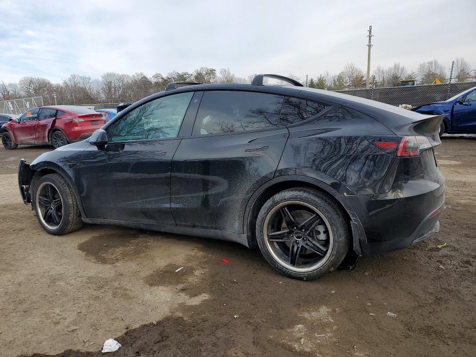 Продажа на аукционе авто 2021 Tesla Model Y, vin: 5YJYGAEE3MF301815, номер лота: 75819805