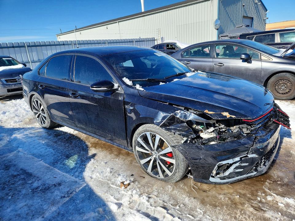 72959885 :رقم المزاد ، 1VWJM7A36JC032569 vin ، 2018 Volkswagen Passat مزاد بيع
