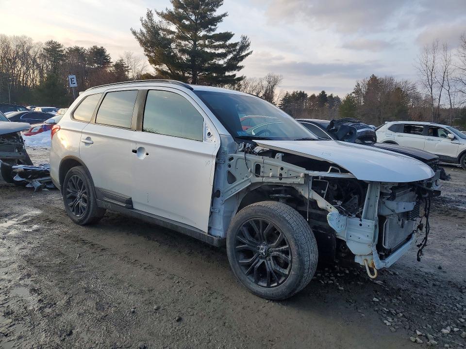 Продаж на аукціоні авто 2018 Mitsubishi Outlander, vin: JA4AZ3A33JZ035871, номер лоту: 77730375