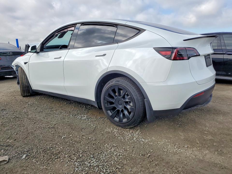2024 Tesla Model Y მანქანა იყიდება აუქციონზე, vin: 7SAYGDEE7RF058649, აუქციონის ნომერი: 77232855
