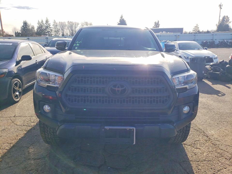 Продажа на аукционе авто 2017 Toyota Tacoma, vin: 3TMAZ5CN6HM038940, номер лота: 79238825