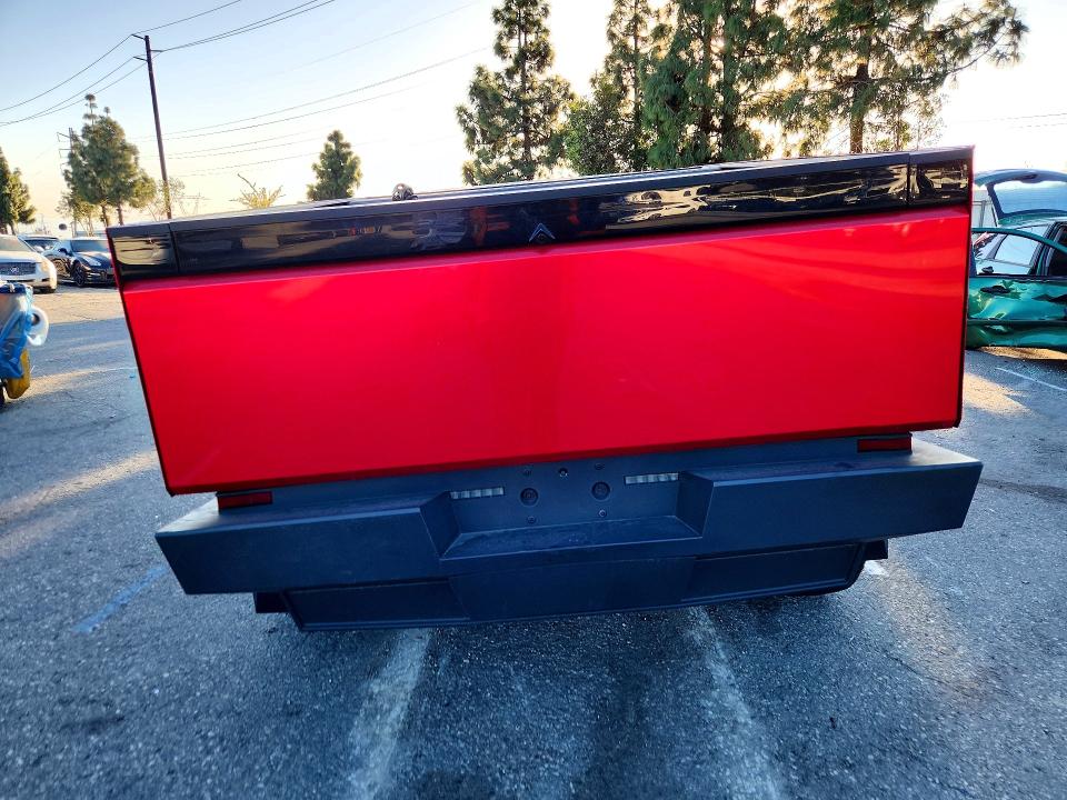 Продажа на аукционе авто 2025 Tesla Cybertruck, vin: 7G2CEHEE2SA071779, номер лота: 76003735