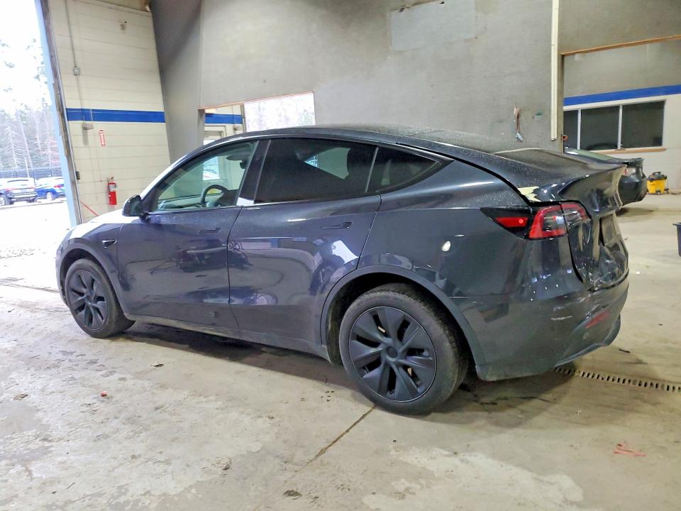 79030475 :رقم المزاد ، 7SAYGDEEXSA354073 vin ، 2025 Tesla Model Y مزاد بيع