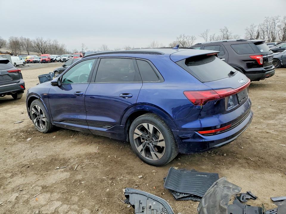 79067315 :رقم المزاد ، WA1AAAGE9NB031598 vin ، 2022 Audi E-tron مزاد بيع