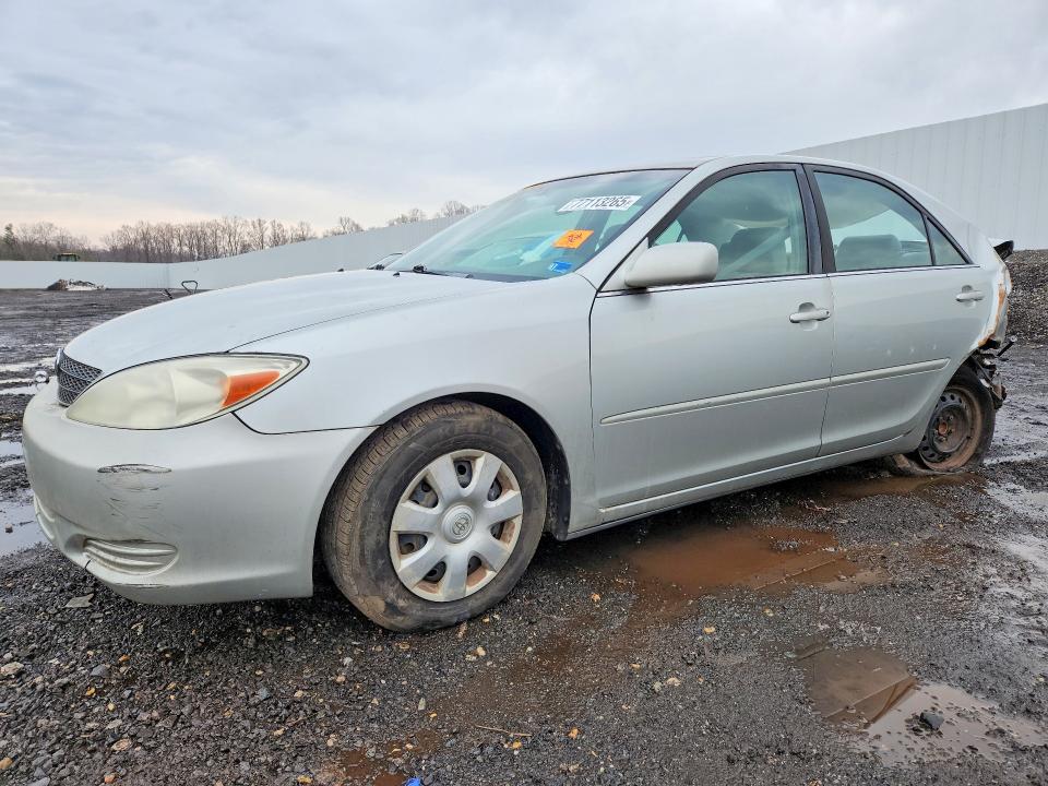 77113265 :رقم المزاد ، 4T1BE32K72U079815 vin ، 2002 Toyota Camry مزاد بيع