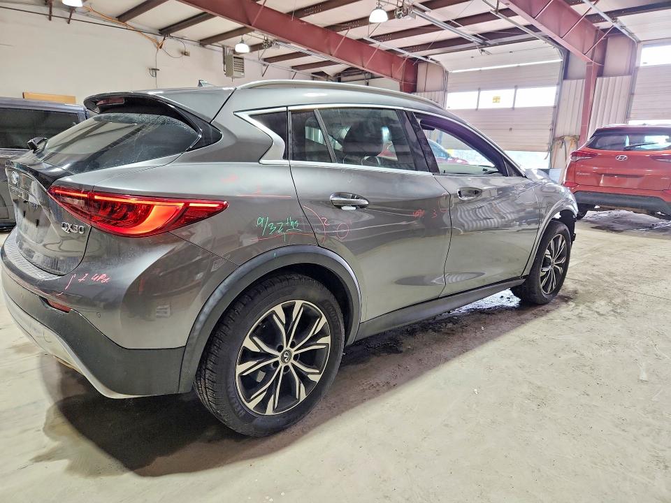 2017 Infiniti Qx30 მანქანა იყიდება აუქციონზე, vin: SJKCH5CR9HA024023, აუქციონის ნომერი: 74135215