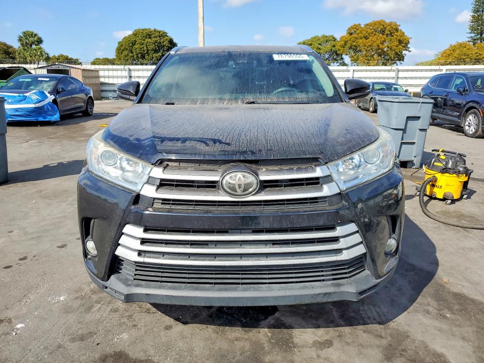 78790355 :رقم المزاد ، 5TDKZRFH1HS523942 vin ، 2017 Toyota Highlander مزاد بيع