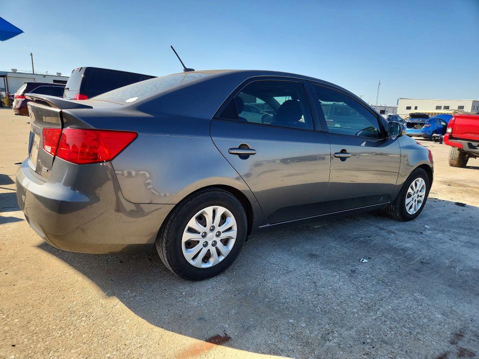 2013 Kia Forte მანქანა იყიდება აუქციონზე, vin: KNAFU4A22D5694668, აუქციონის ნომერი: 79227515