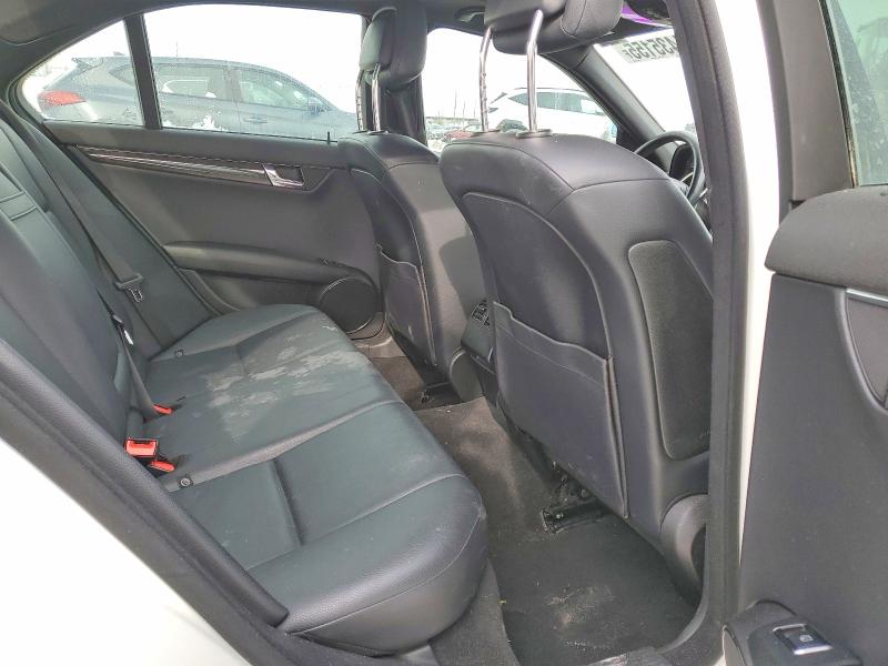 2011 Mercedes-benz C მანქანა იყიდება აუქციონზე, vin: WDDGF8BB2BA525929, აუქციონის ნომერი: 74435155