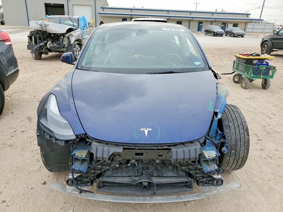 77601835 :رقم المزاد ، 5YJ3E1EA6NF368861 vin ، 2022 Tesla Model 3 مزاد بيع