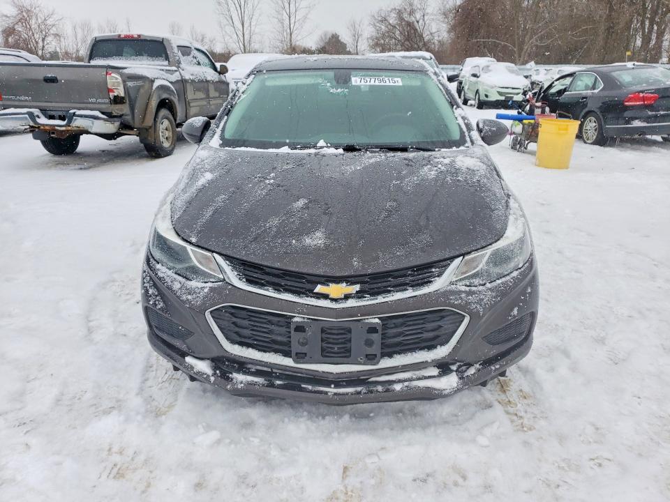 75779615 :رقم المزاد ، 1G1BE5SM6H7137706 vin ، 2017 Chevrolet Cruze مزاد بيع