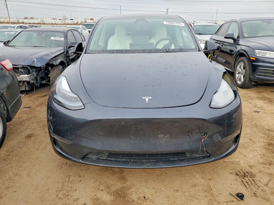 76864195 :رقم المزاد ، 7SAYGAEE4SF294289 vin ، 2025 Tesla Model Y مزاد بيع