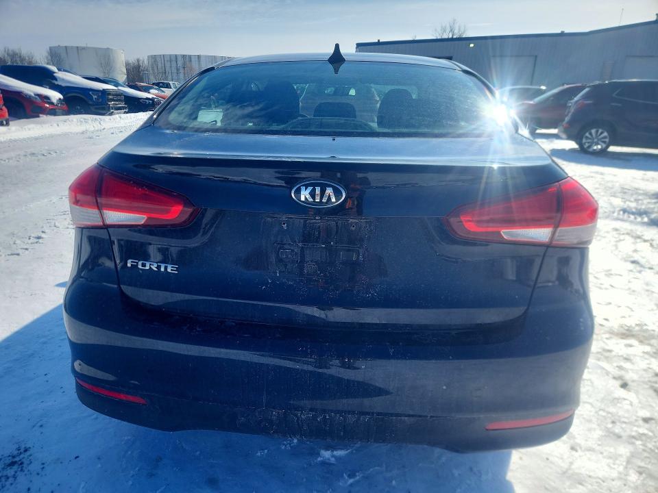 2018 Kia Forte მანქანა იყიდება აუქციონზე, vin: 3KPFK4A7XJE274595, აუქციონის ნომერი: 77430425