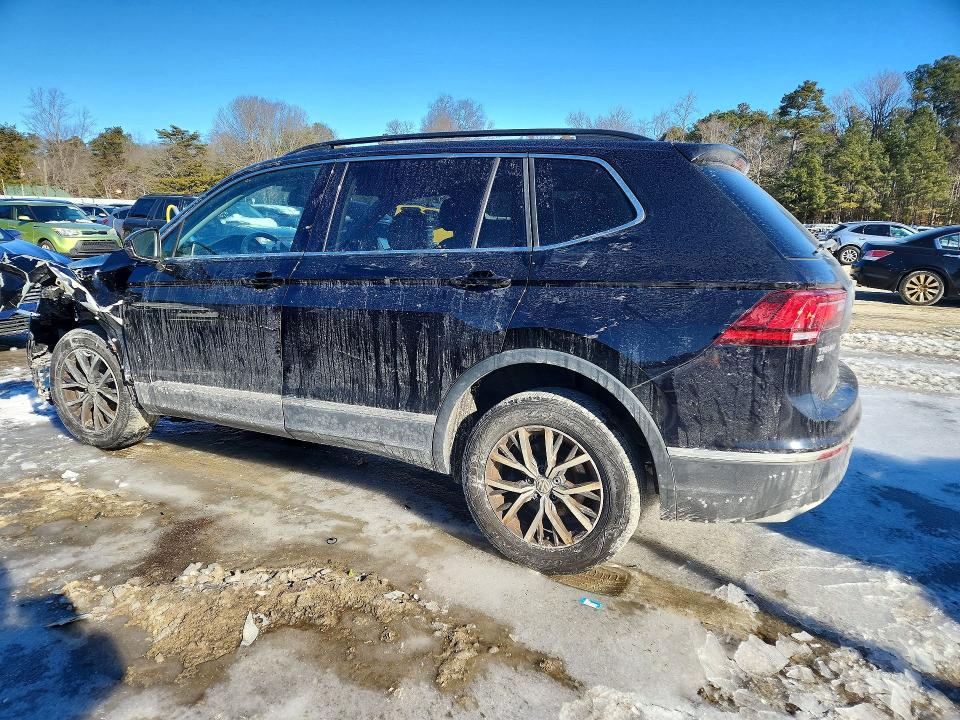 75537375 :رقم المزاد ، 3VV2B7AX4LM093406 vin ، 2020 Volkswagen Tiguan مزاد بيع