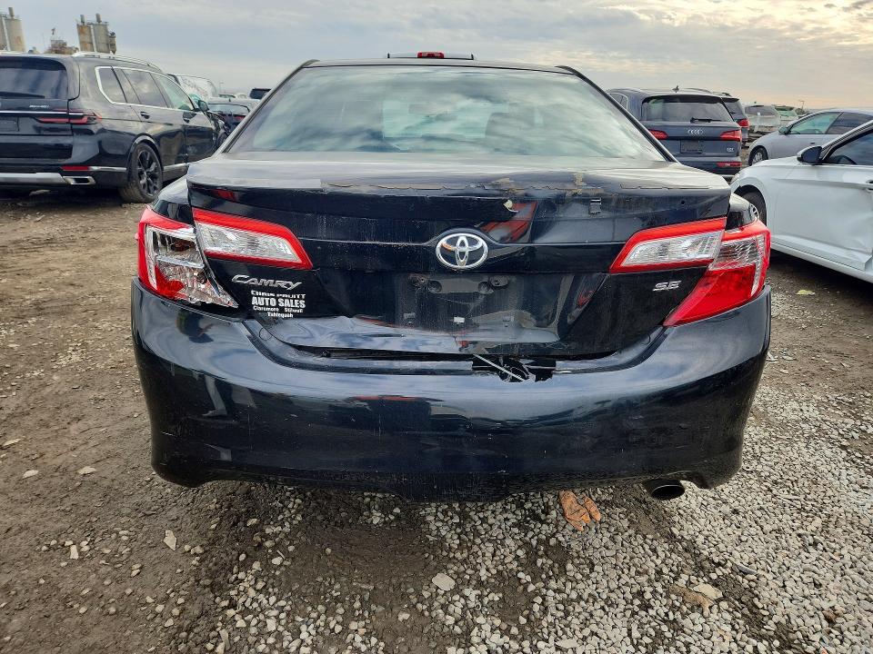 77419195 :رقم المزاد ، 4T1BF1FK4EU385905 vin ، 2014 Toyota Camry مزاد بيع