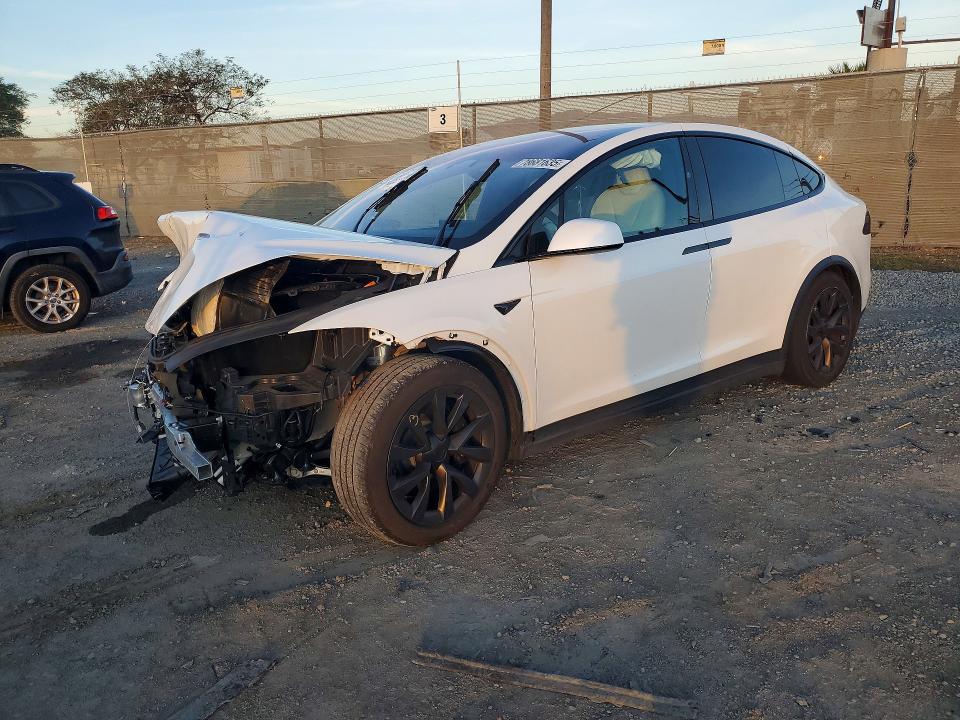 2023 Tesla Model X მანქანა იყიდება აუქციონზე, vin: 7SAXCBE56PF417708, აუქციონის ნომერი: 78681635
