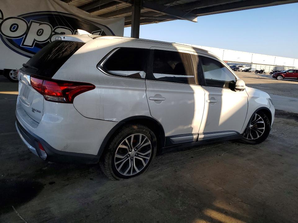 2018 Mitsubishi Outlander მანქანა იყიდება აუქციონზე, vin: JA4AZ3A38JZ001733, აუქციონის ნომერი: 76227325