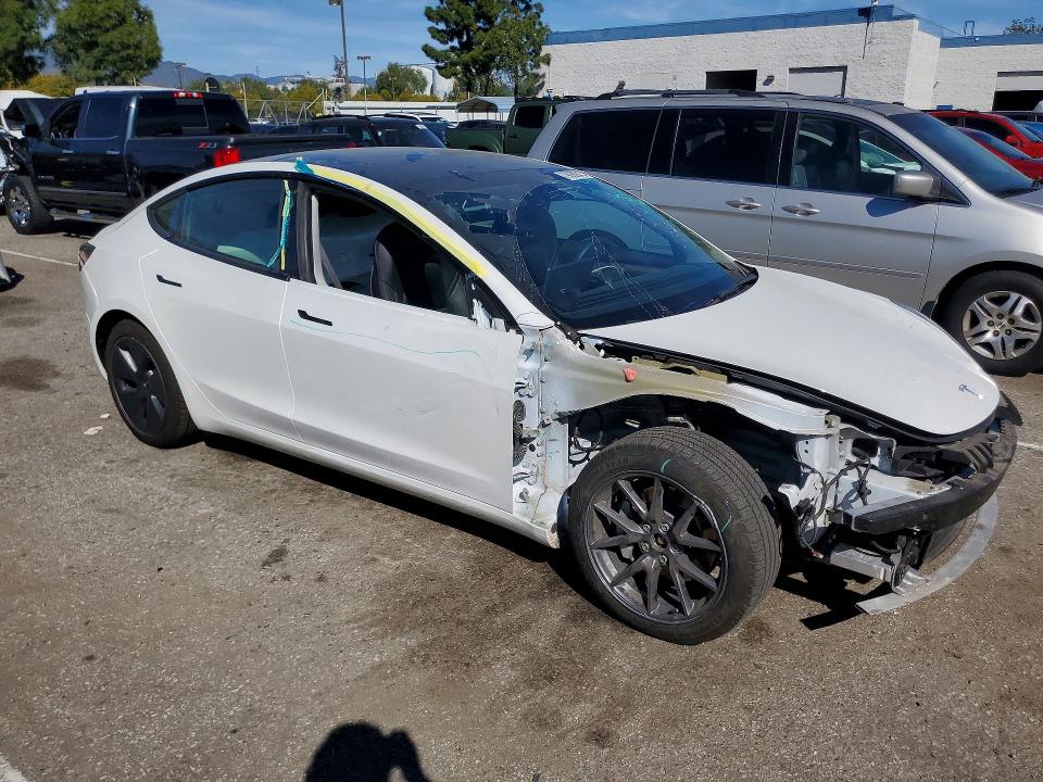 79098645 :رقم المزاد ، 5YJ3E1EB6NF180575 vin ، 2022 Tesla Model 3 مزاد بيع