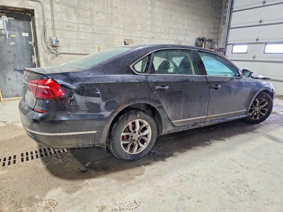 78891605 :رقم المزاد ، 1VWAT7A33HC040285 vin ، 2017 Volkswagen Passat مزاد بيع