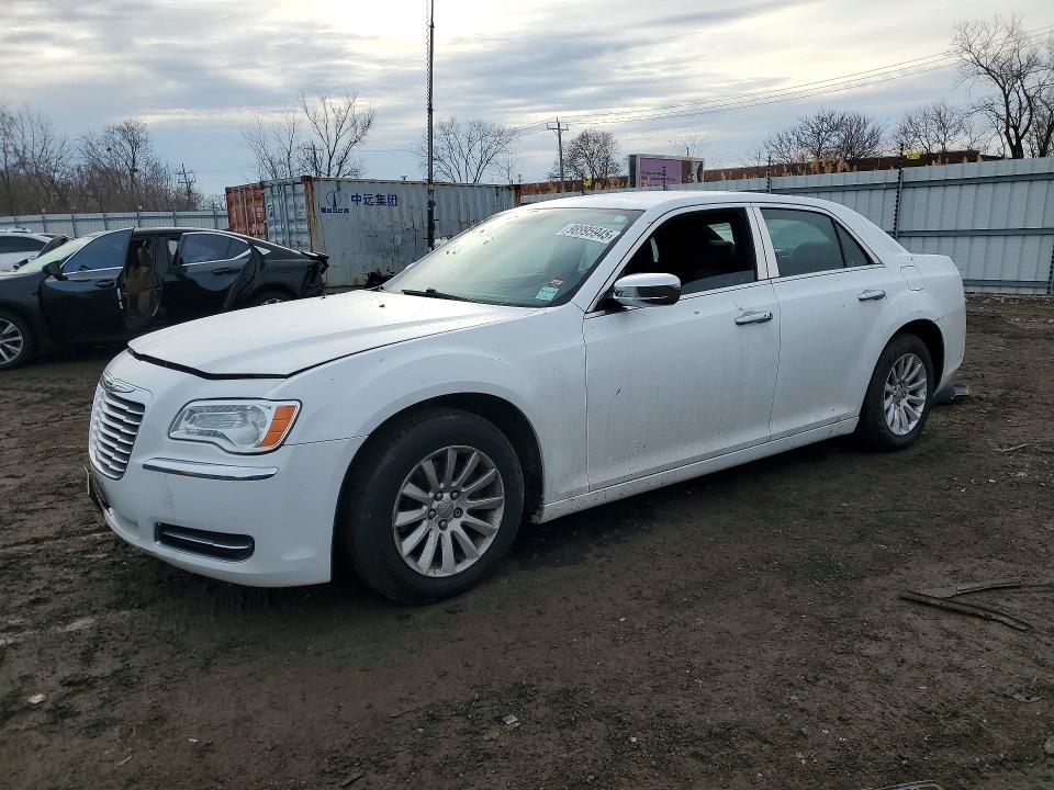 77906585 :رقم المزاد ، 2C3CCAAG8DH551711 vin ، 2013 Chrysler 300 مزاد بيع