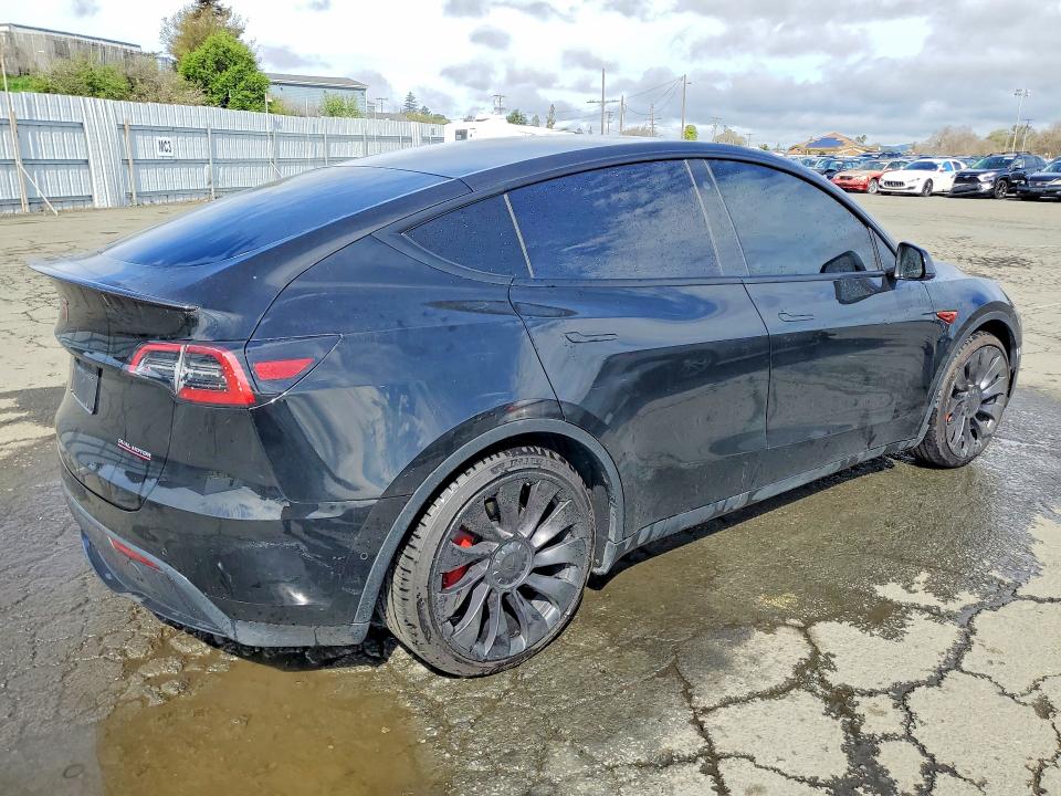 77846505 :رقم المزاد ، 7SAYGDEF2NF326512 vin ، 2022 Tesla Model Y مزاد بيع