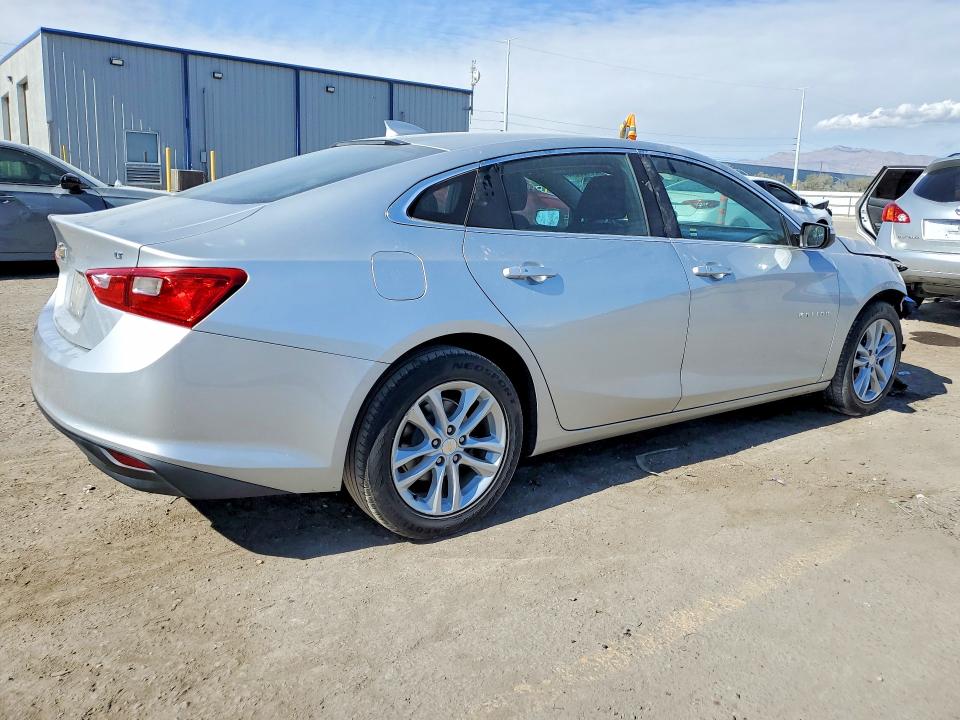 77433645 :رقم المزاد ، 1G1ZD5ST3JF178167 vin ، 2018 Chevrolet Malibu مزاد بيع