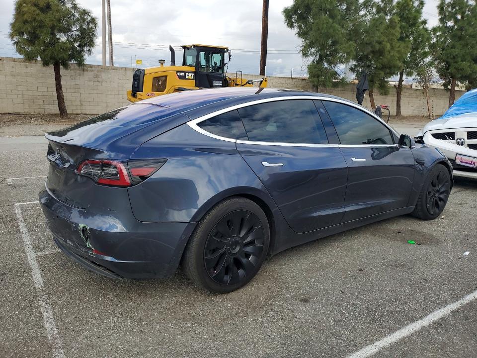 Продажа на аукционе авто 2018 Tesla Model 3, vin: 5YJ3E1EAXJF025660, номер лота: 76992475
