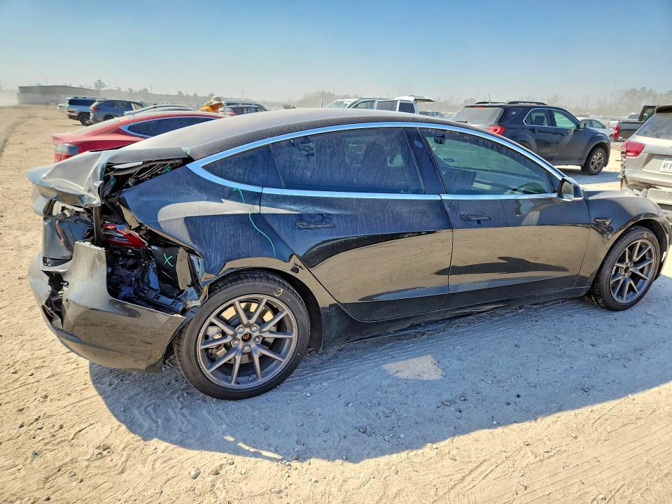 79383335 :رقم المزاد ، 5YJ3E1EA4JF020910 vin ، 2018 Tesla Model 3 مزاد بيع