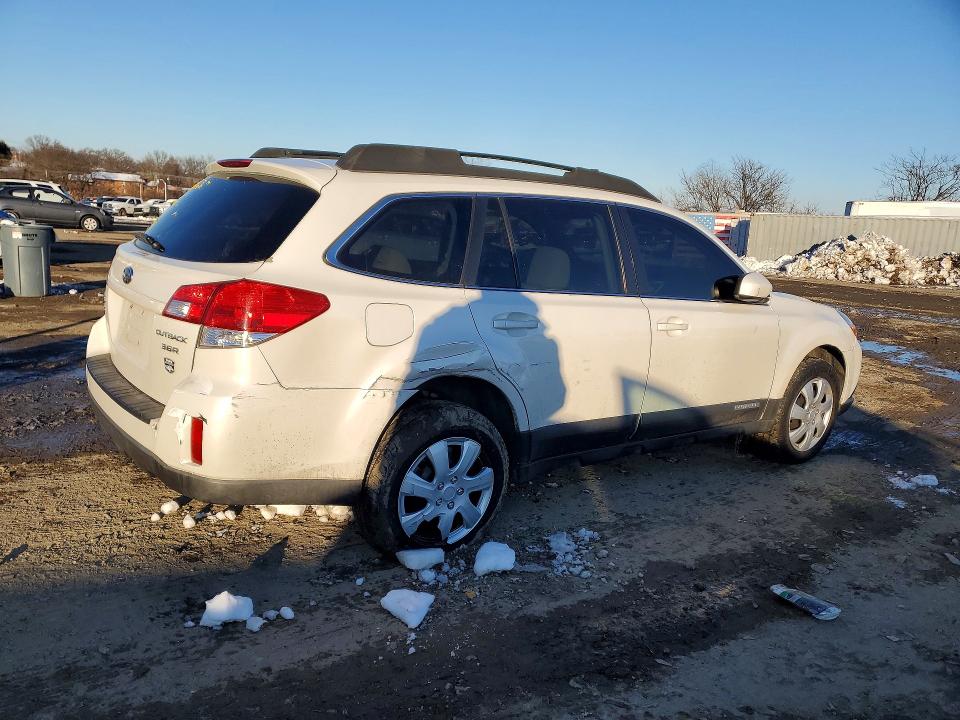 2011 Subaru Outback მანქანა იყიდება აუქციონზე, vin: 4S4BRDGC2B2393847, აუქციონის ნომერი: 75466095