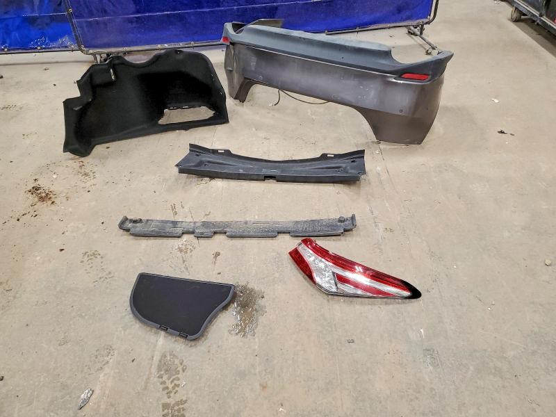 75677995 :رقم المزاد ، 4T1B21HK6JU007622 vin ، 2018 Toyota Camry Hybr مزاد بيع