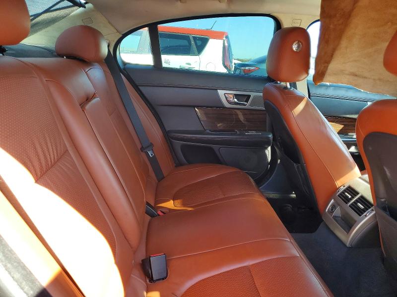 2010 Jaguar Xf მანქანა იყიდება აუქციონზე, vin: SAJWA0GB7ALR73604, აუქციონის ნომერი: 76047885