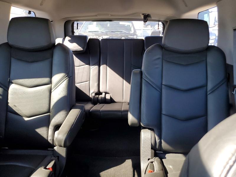 76637295 :رقم المزاد ، 1GYS4BKJ0HR135995 vin ، 2017 Cadillac Escalade مزاد بيع