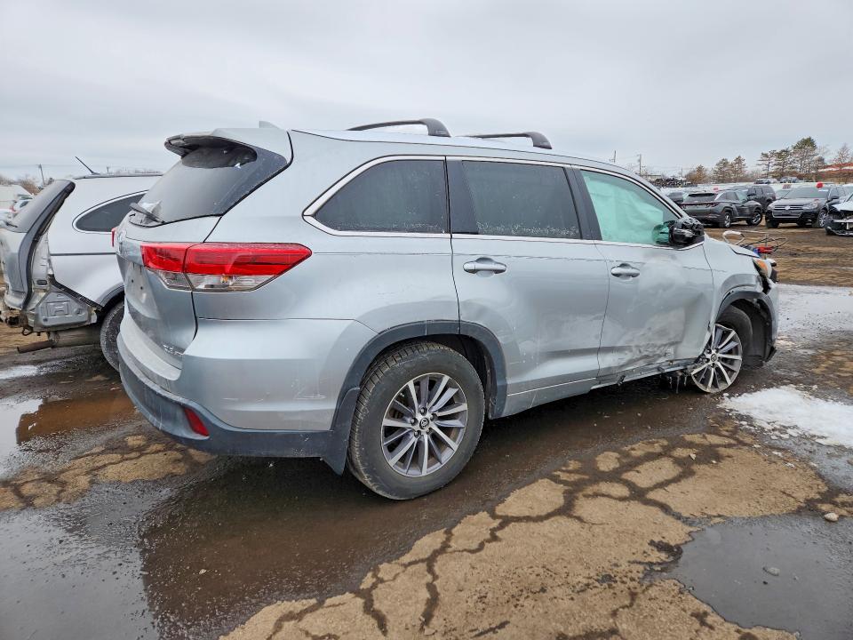 Продаж на аукціоні авто 2017 Toyota Highlander, vin: 5TDJZRFH2HS367146, номер лоту: 76529235